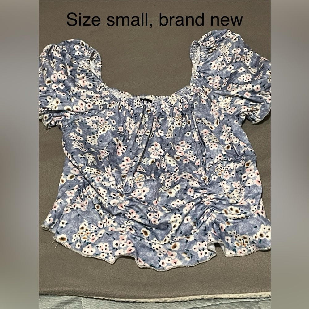 SHEIN Blue Floral Puff Sleeve Blouse